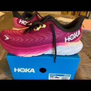 HOKA ARAHI 6 Women’s Hot Pink Running Shoes